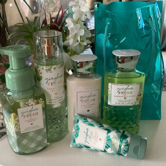 Bath and Bodyworks Gingham Fresh Gift Set Combo